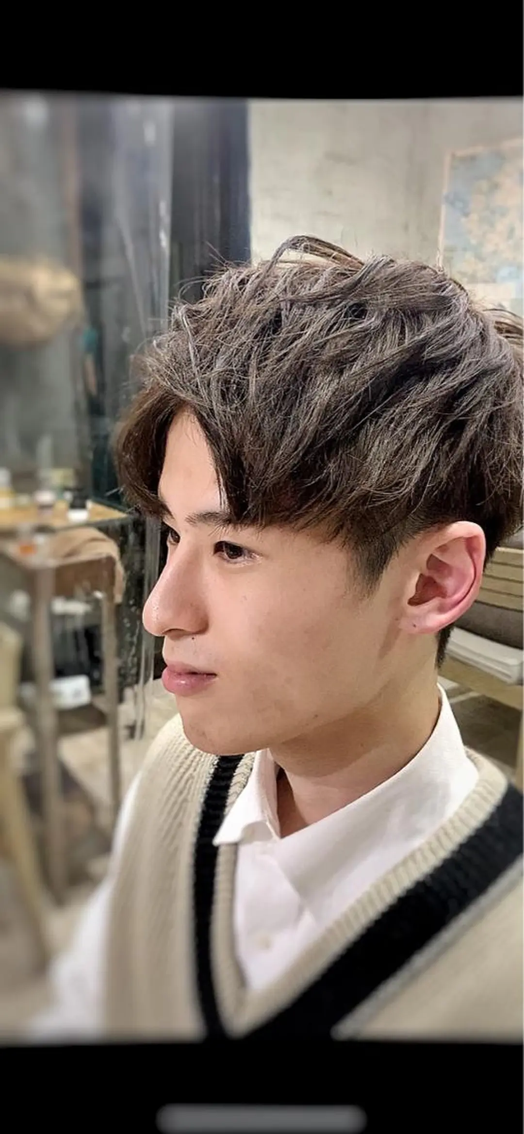 ミディアム メンズ センターパート メンズ韓国風 韓国風ヘア カット ヘアカラー メンズStylist 山根慧のヘアスタイル