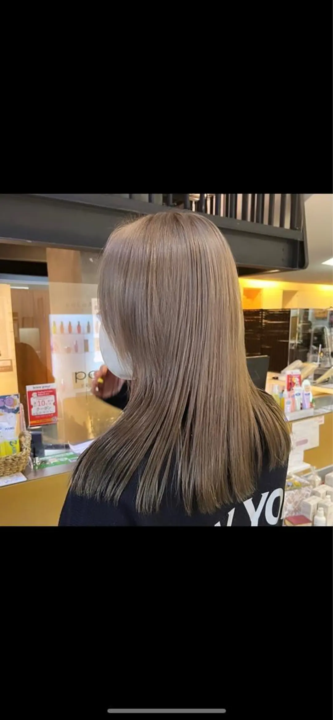 セミロング カラー カット ヘアカラー 耳つぼS認定講師 ×ハイトーンカラーのヘアスタイル