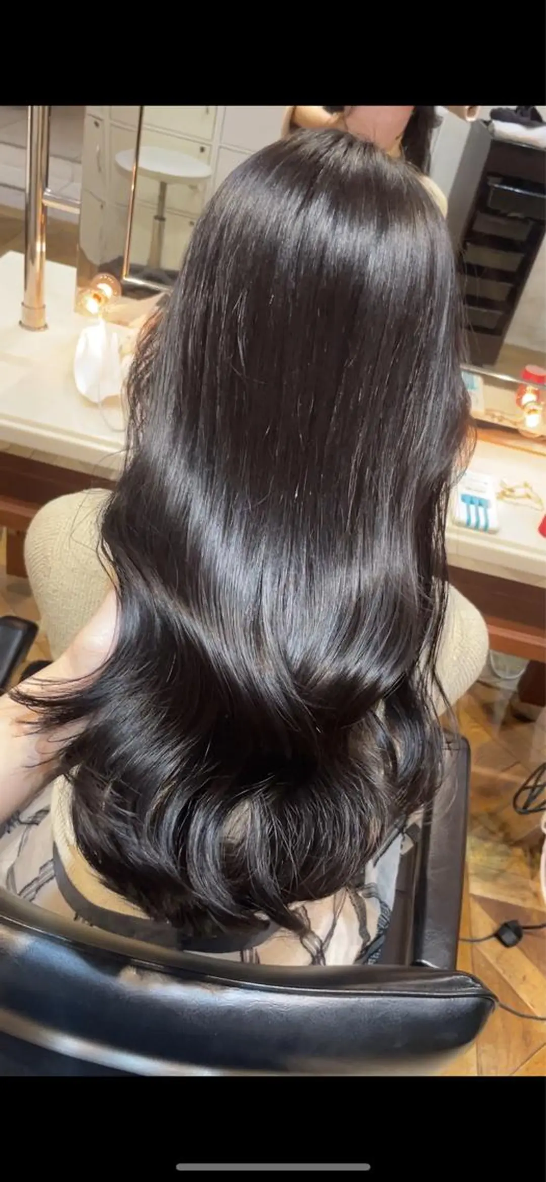 ロング カラー ダークグレー ダークグレージュ グレージュ カット ヘアカラー トリートメント BEBE所属・ブリーチなし 透明感カラーKANAのヘアスタイル