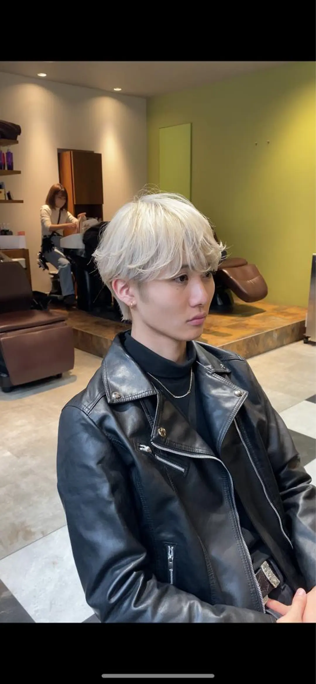 メンズ 透明感ブリーチ/ メンズパーマのヘアスタイル