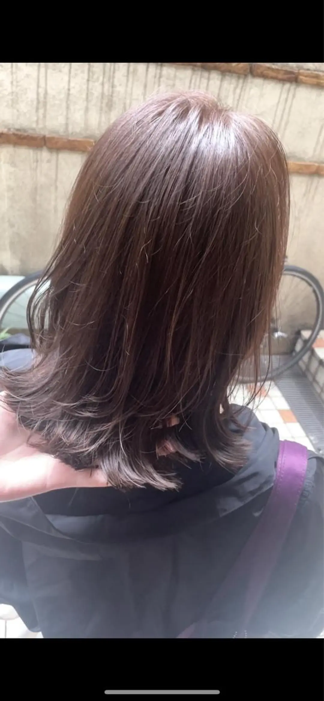 ミディアム カラー ベージュカラー レイヤーカット 外ハネヘア カット ヘアカラー トリートメント BEBE所属・ブリーチなし 透明感カラーKANAのヘアスタイル