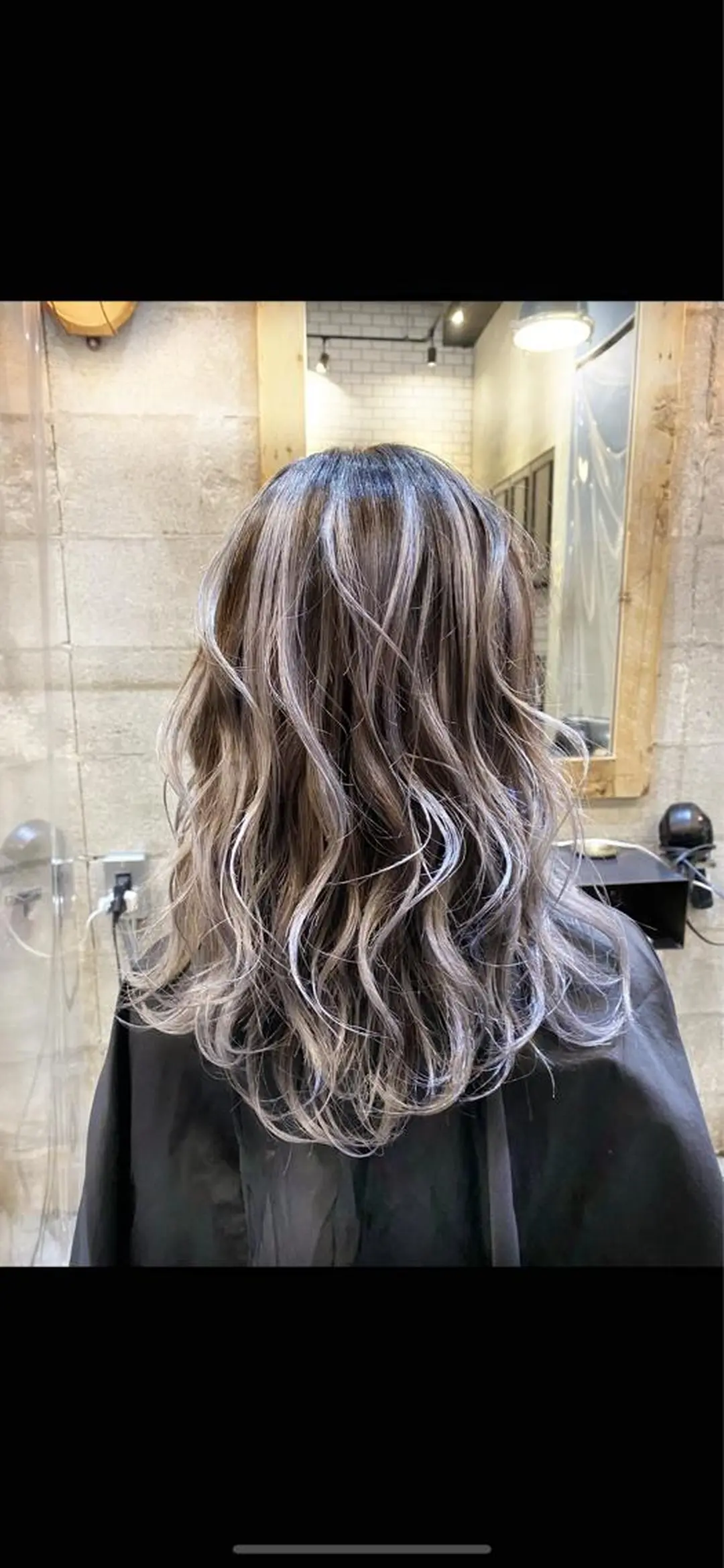 セミロング ハイライト レイヤーカット ヘアカラー 山影✨バレイヤージュ ハイライト✨メンズ◎のヘアスタイル