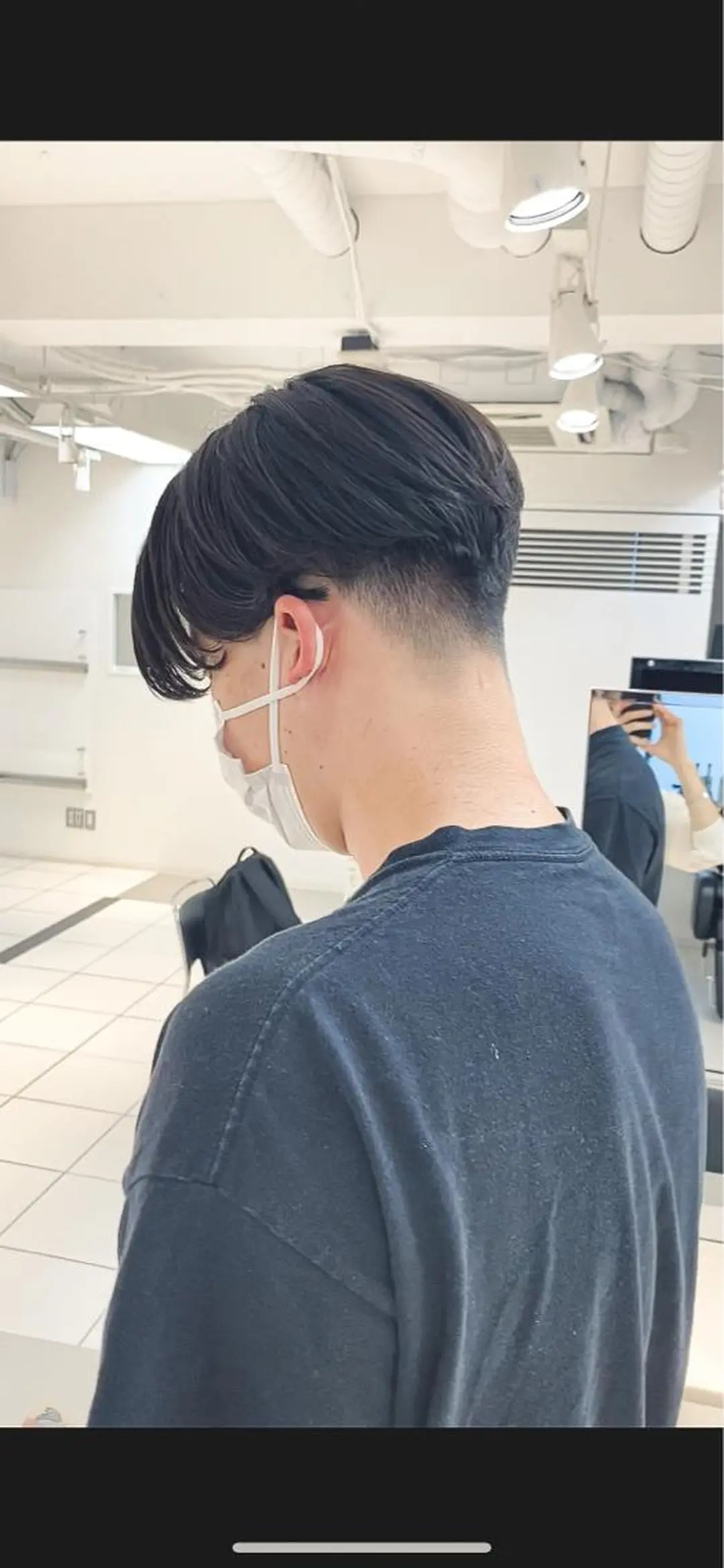 ショート パーマ メンズ センターパート 刈り上げ デザインカラー/ 火ノ見🪡のヘアスタイル