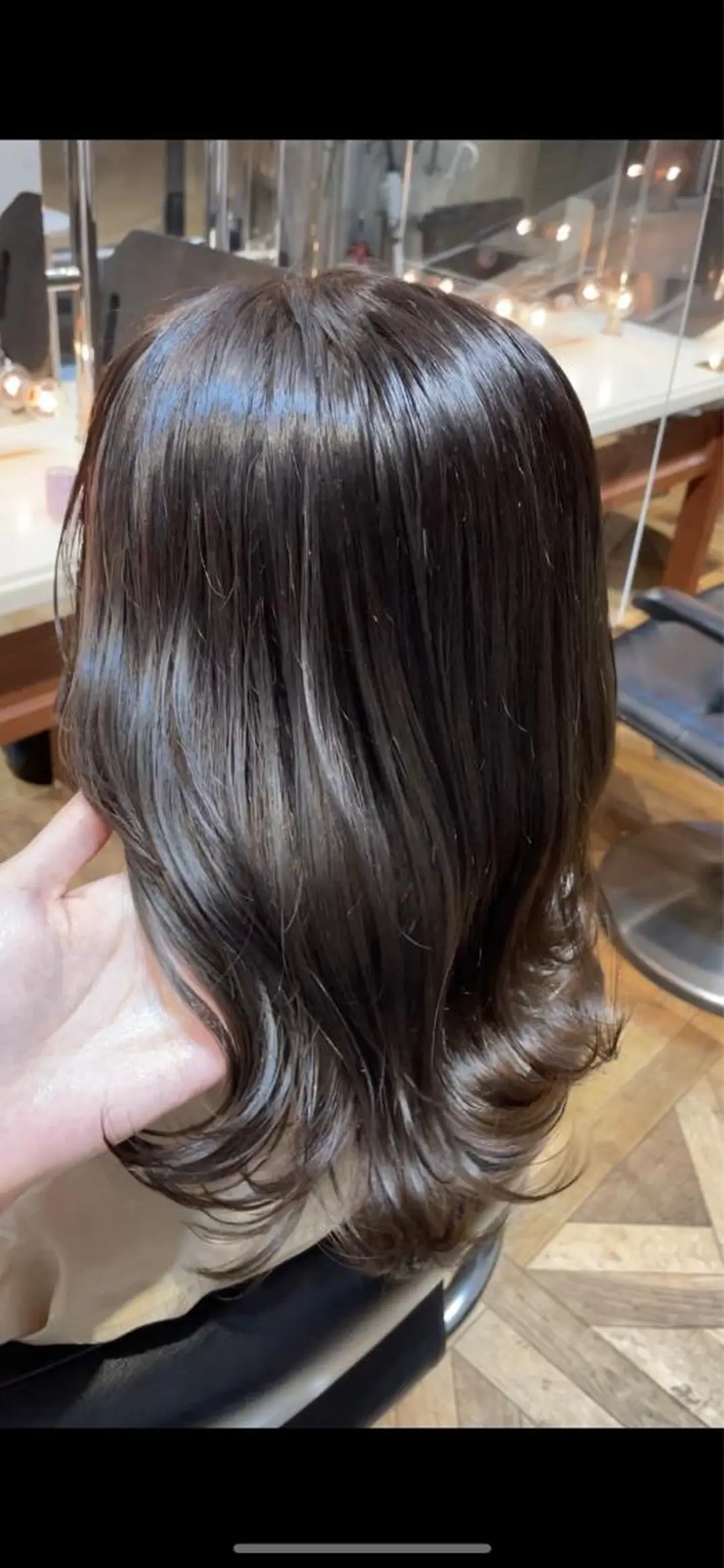 ミディアム カラー アッシュ ブリーチ グレージュ ブリーチなしカラー オリーブアッシュ カット ヘアカラー トリートメント BEBE所属・ブリーチなし 透明感カラーKANAのヘアスタイル