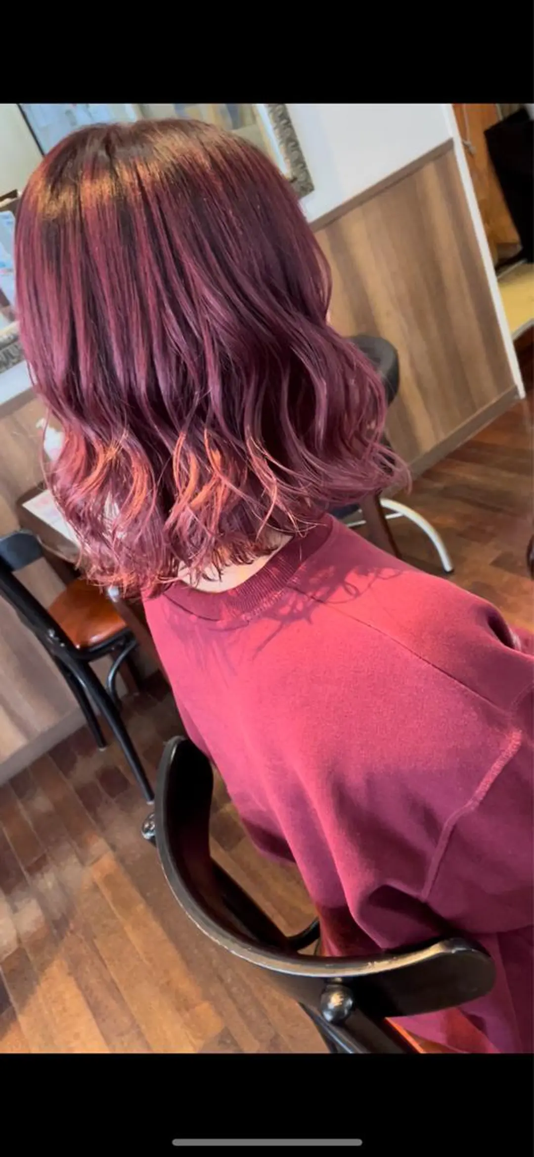 セミロング カラー ブリーチ カシス ピンクカラー 韓国風ヘア シースルーバング 福見 美保のヘアスタイル
