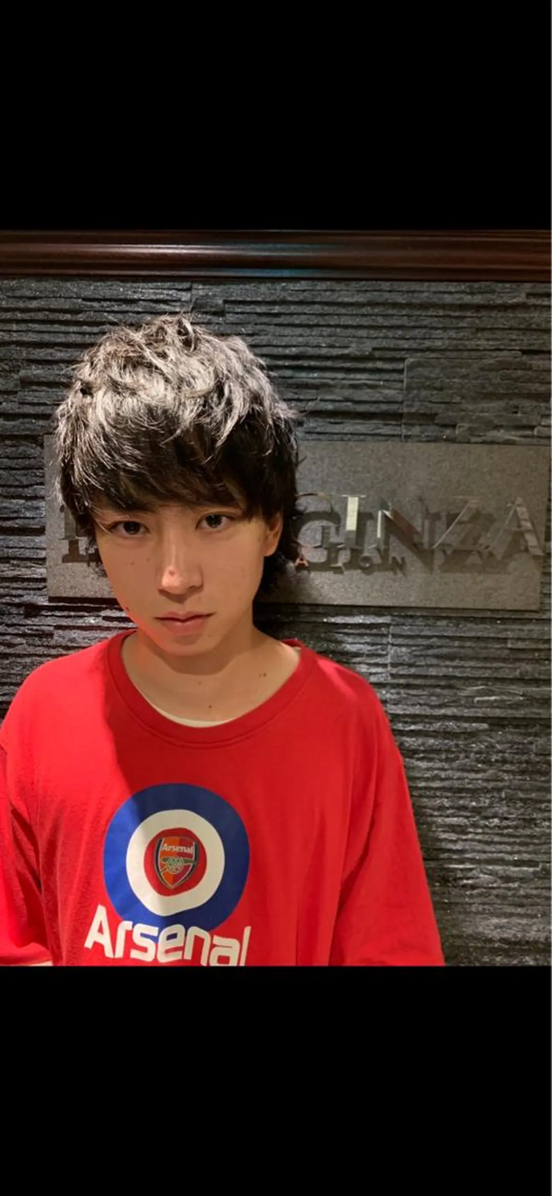 ロング 岡崎 海人のヘアスタイル