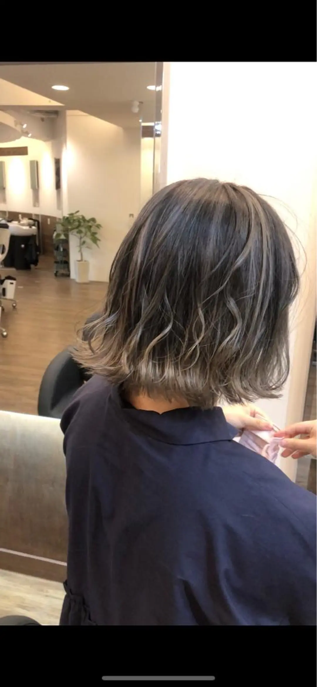 ミディアム カラー カット ヘアカラー トリートメント 前川 万都里のヘアスタイル