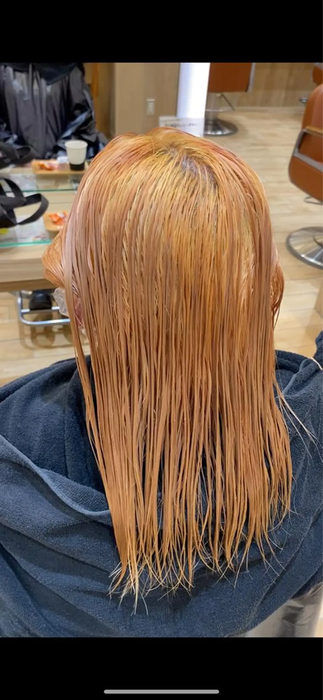 セミロング 新宿スペインカール ヨモギダのヘアスタイル