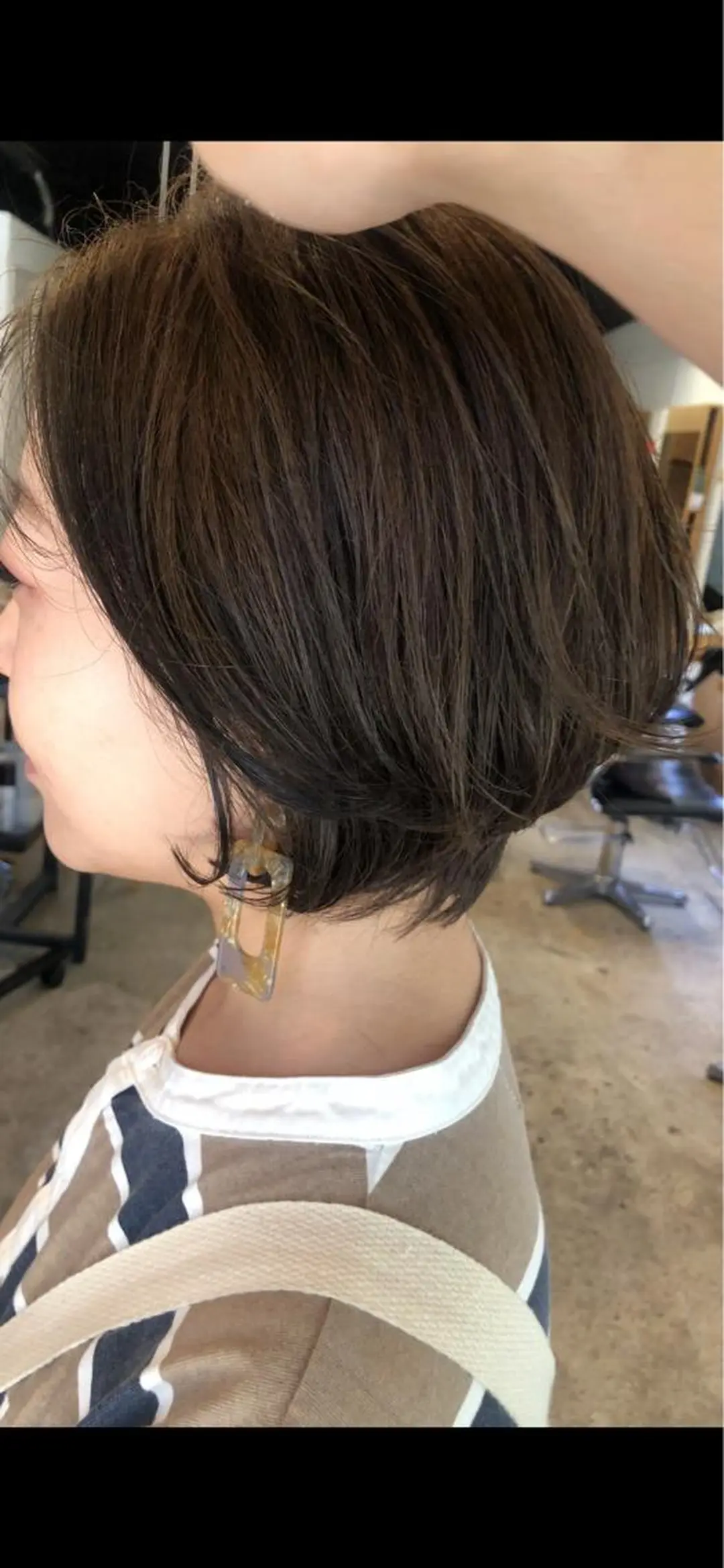 ショート カラー 透明感カラー カット ヘアカラー トリートメント ショートカット🍃 岡元瑞貴のヘアスタイル