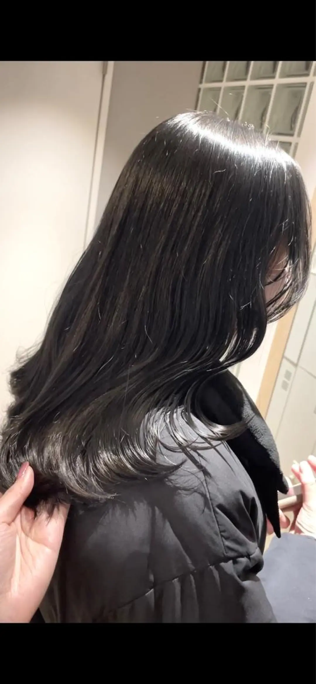 セミロング カラー ブリーチ ダークグレー ダークグレージュ グレージュ ブリーチなしカラー カット ヘアカラー トリートメント BEBE所属・ブリーチなし 透明感カラーKANAのヘアスタイル