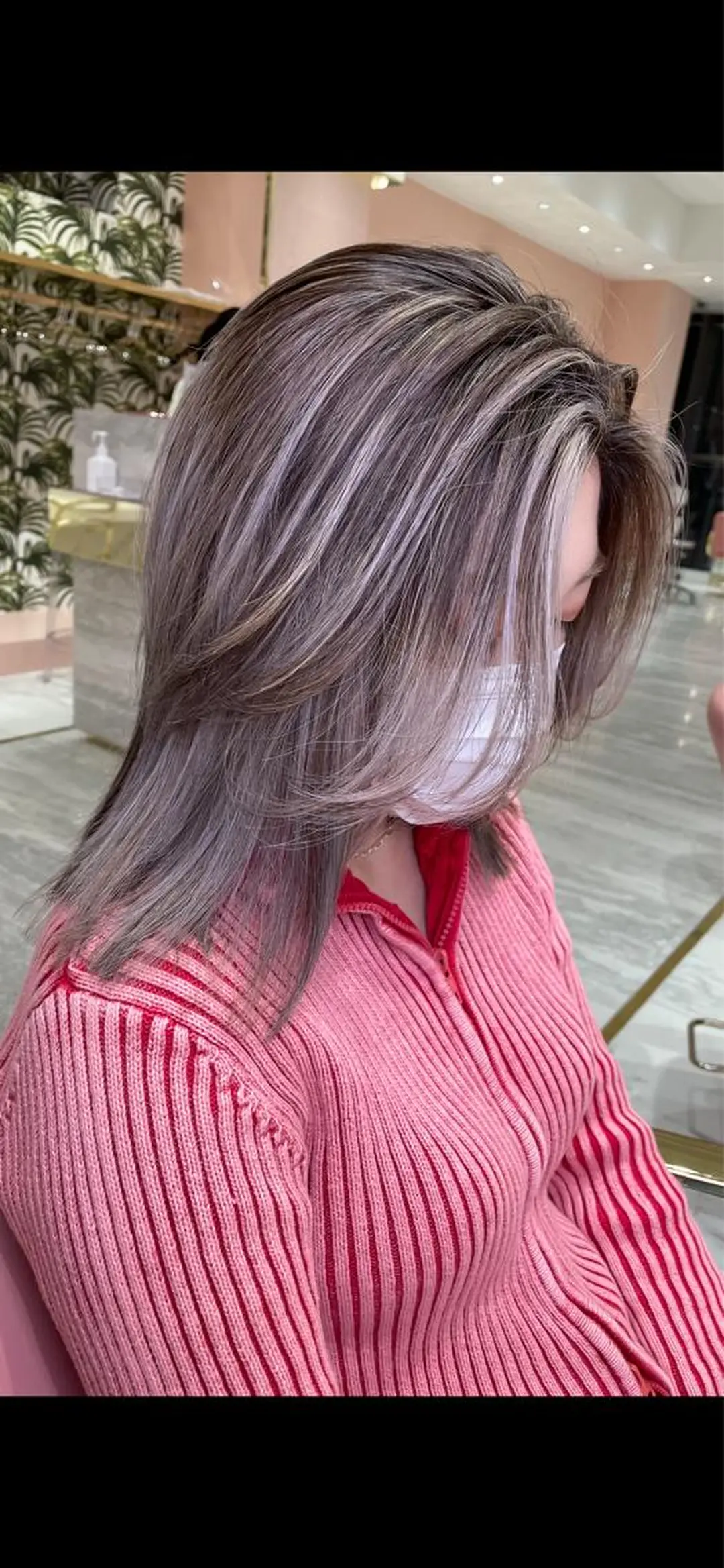 ミディアム カラー ブリーチ ハイトーンカラー カット ヘアカラー トリートメント 色気グレージュ 🤍kosuke🤍のヘアスタイル