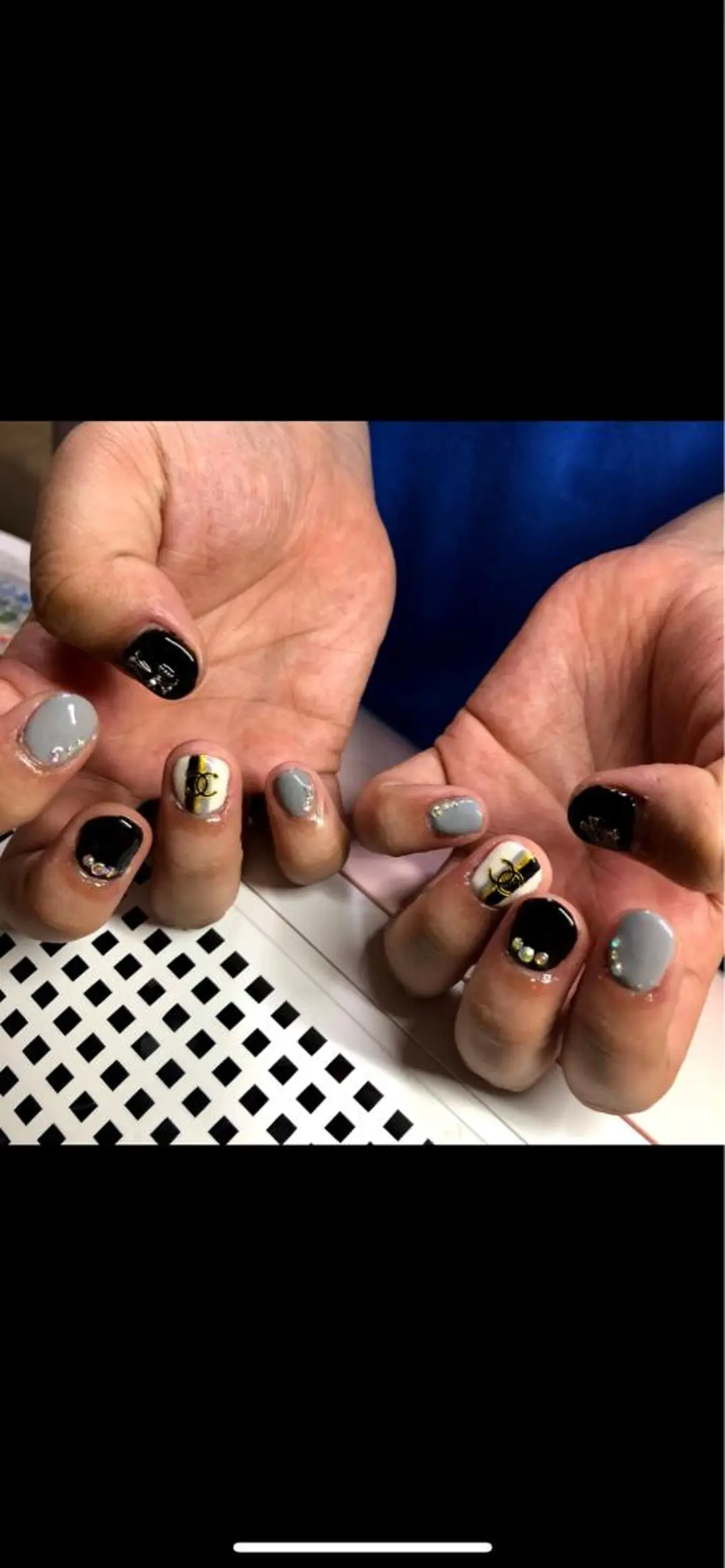 ショート see love gritterのネイルデザイン