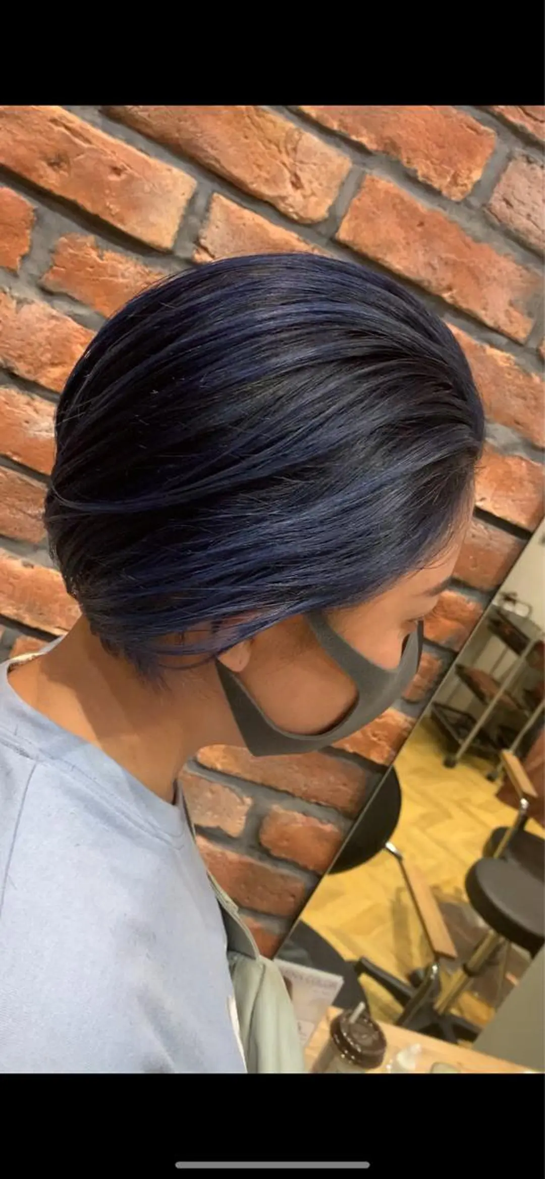 ショート カラー ブリーチ シルバー かきあげバング ヘアカラー ゆきな 育休中のヘアスタイル