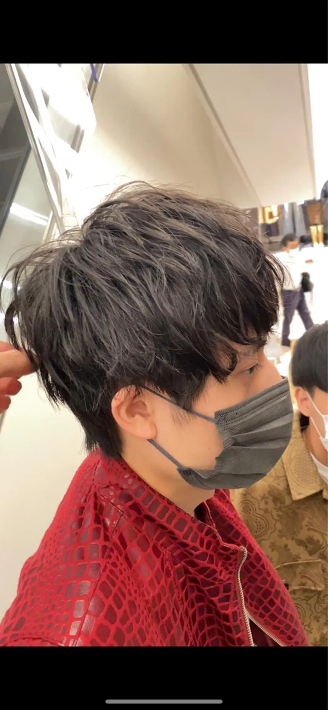 メンズ 透明感ブリーチ/ メンズパーマのヘアスタイル