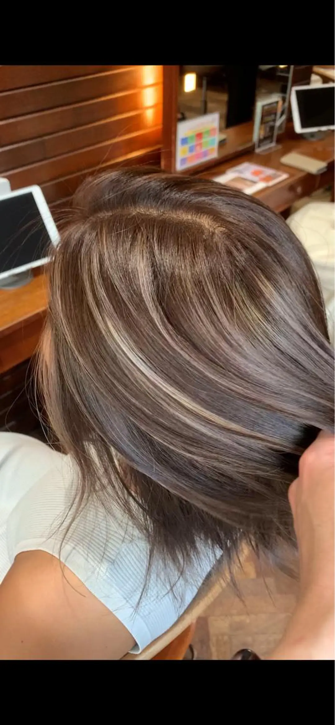 ミディアム ヘアカラー 渡邊 星来のヘアスタイル