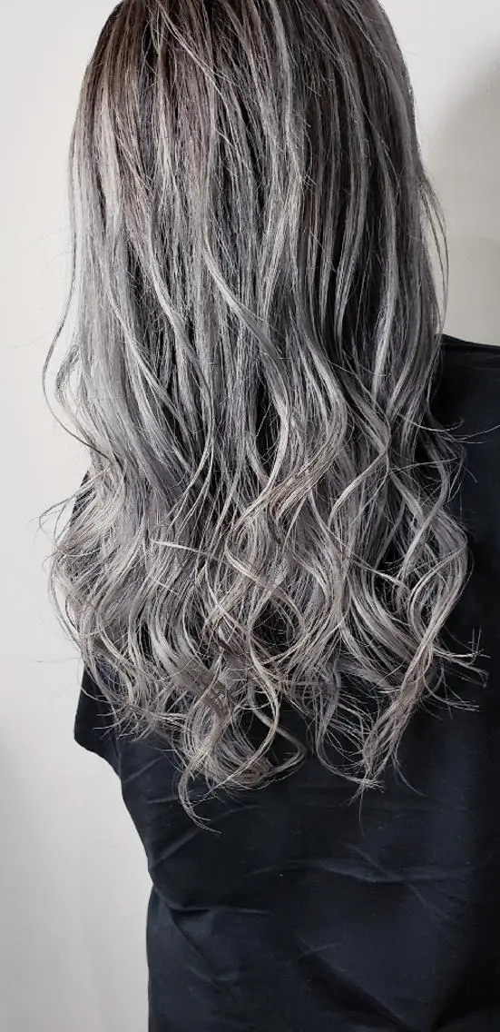 ロング カラー ヘアアレンジ グレージュ シルバー シルバーグレージュ 【髪質改善美容師】t occa茨木篠原健太のヘアスタイル