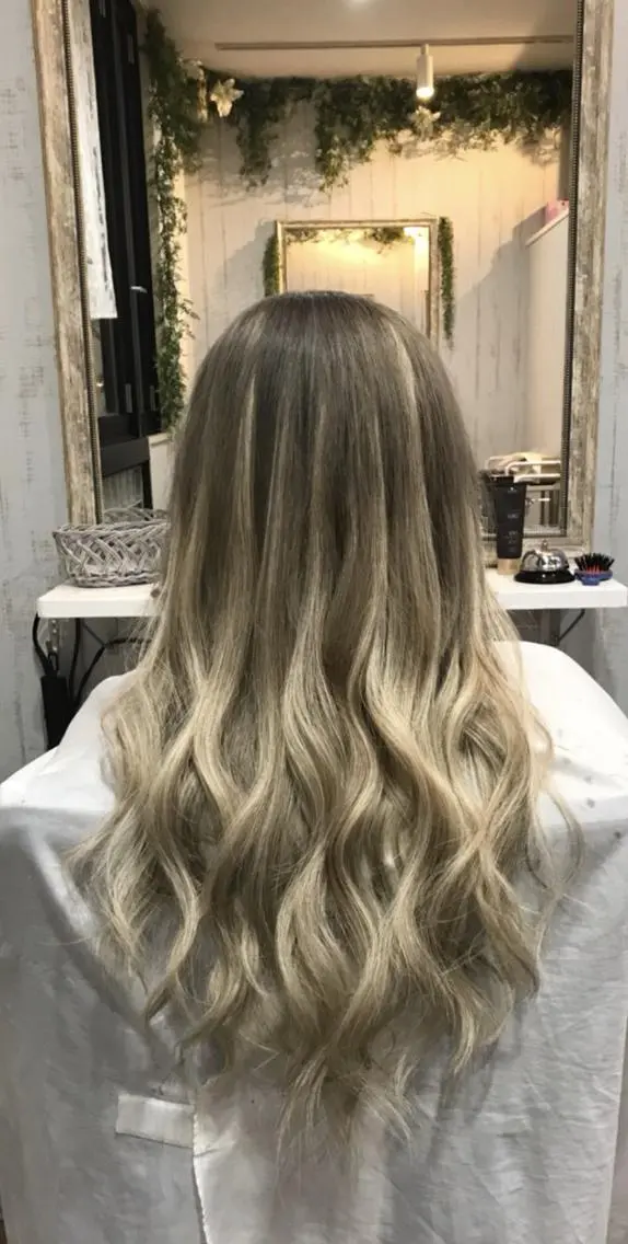 ロング カラー パーマ ヘアアレンジ 大阪レミーエクステ チビ編み込みのヘアスタイル