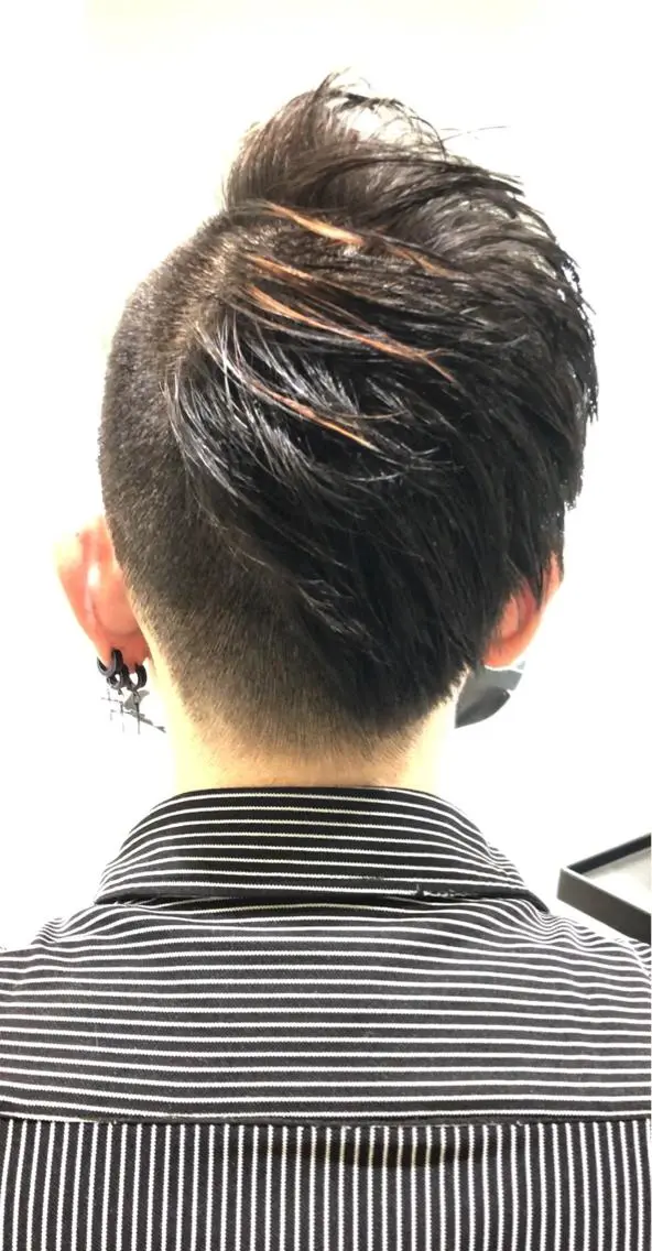 ショート カラー メンズ メンズハイライト 刈り上げ ハイライトカラー ハイライト 北脇 健治のヘアスタイル