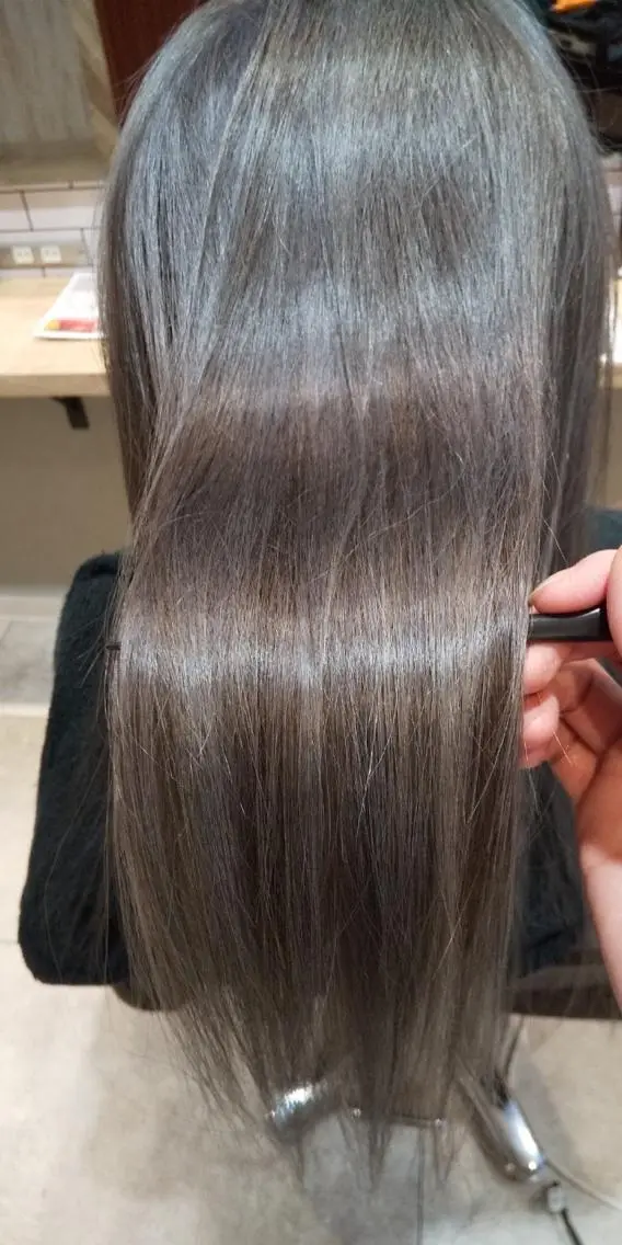 ロング Confamille のヘアスタイル