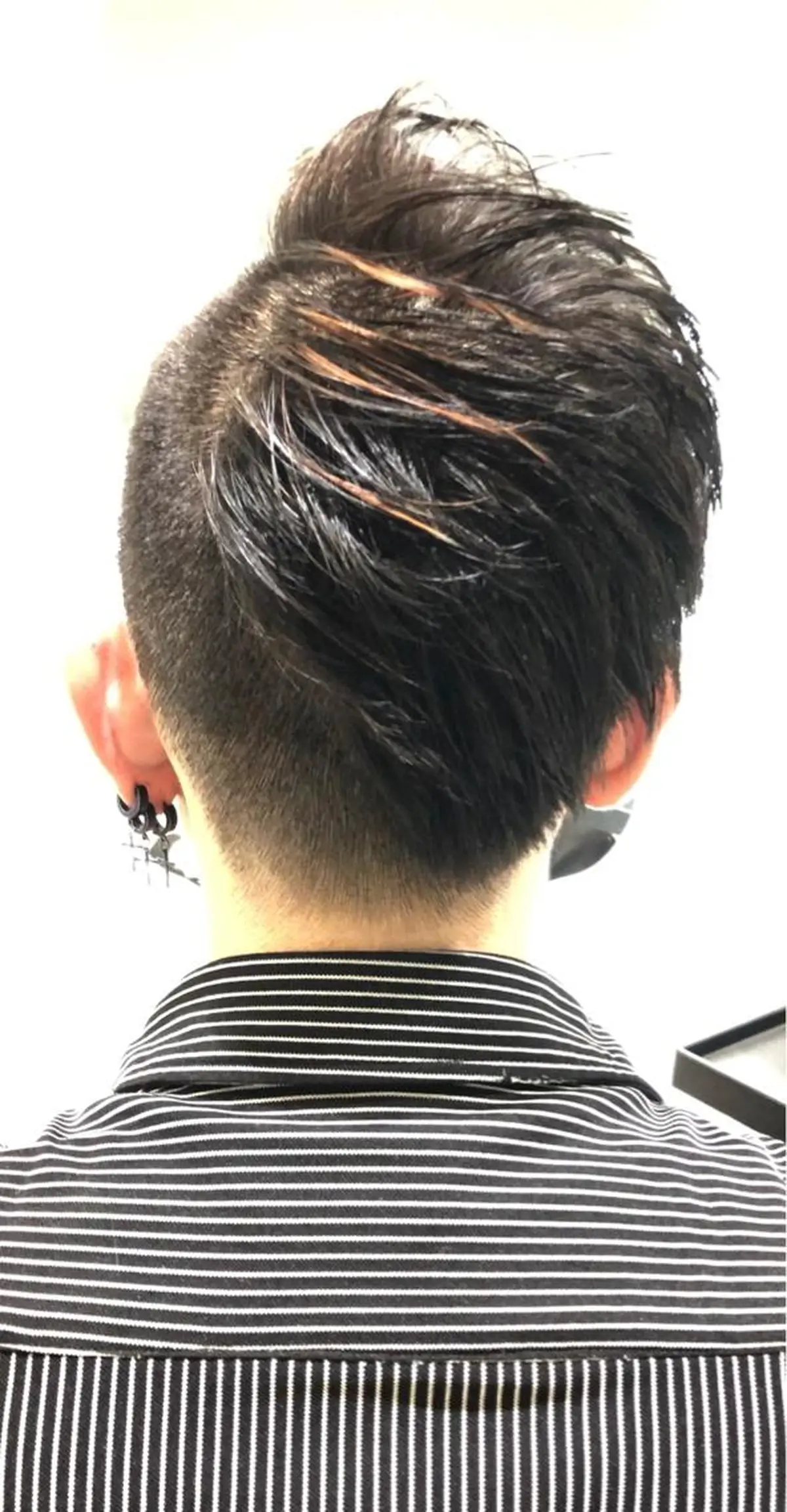 ショート カラー メンズ メンズハイライト 刈り上げ ハイライトカラー ハイライト 北脇 健治のヘアスタイル