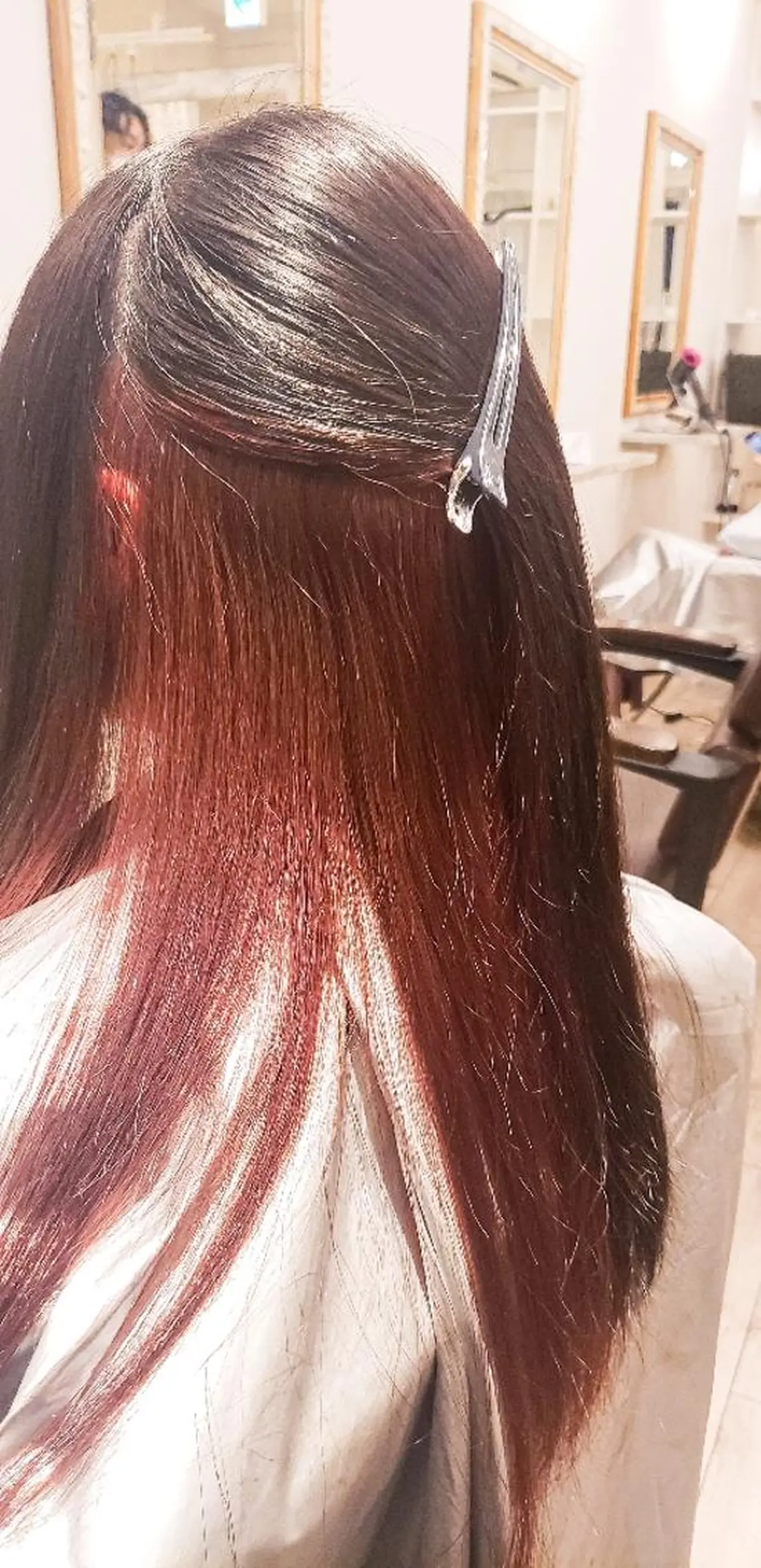 ロング カラー 冨岡 千尋のヘアスタイル