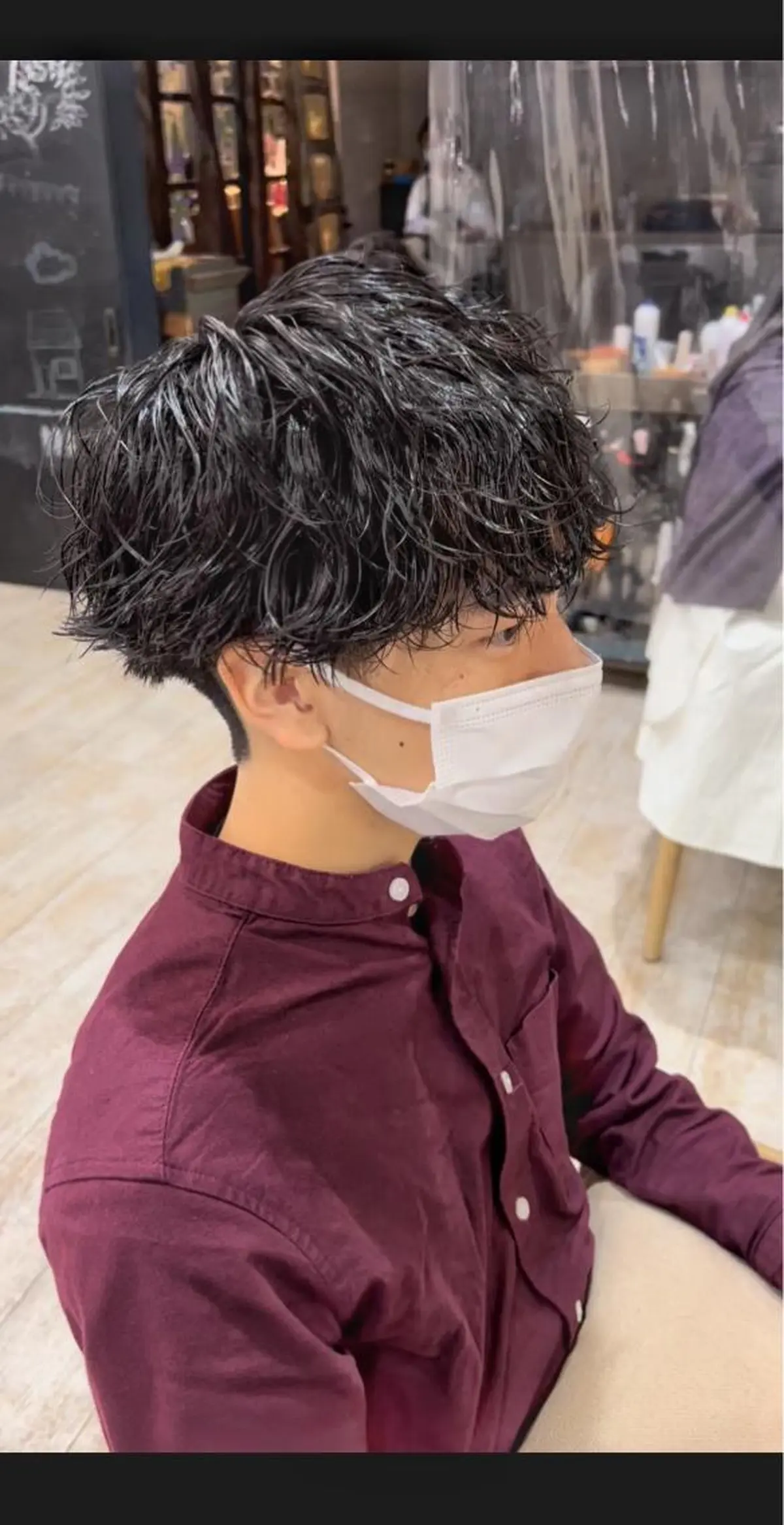 ショート パーマ メンズ センターパート メンズハイライト マッシュ メンズパーマ メンズツイストパーマ カット パーマ トリートメント メンズStylist 山根慧のヘアスタイル