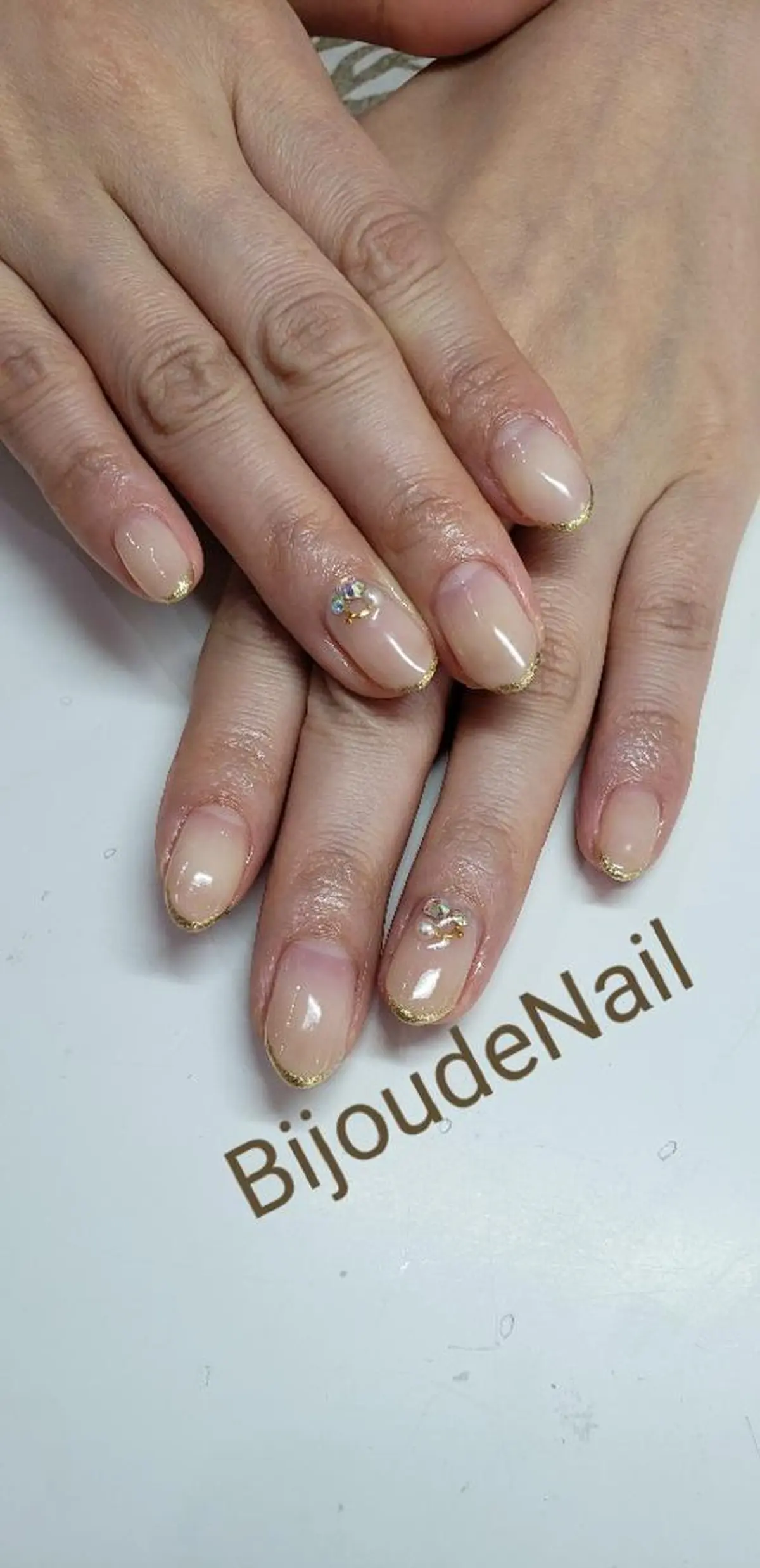 ネイル フレンチネイル グラデーション ビジュード ネイルのネイルデザイン