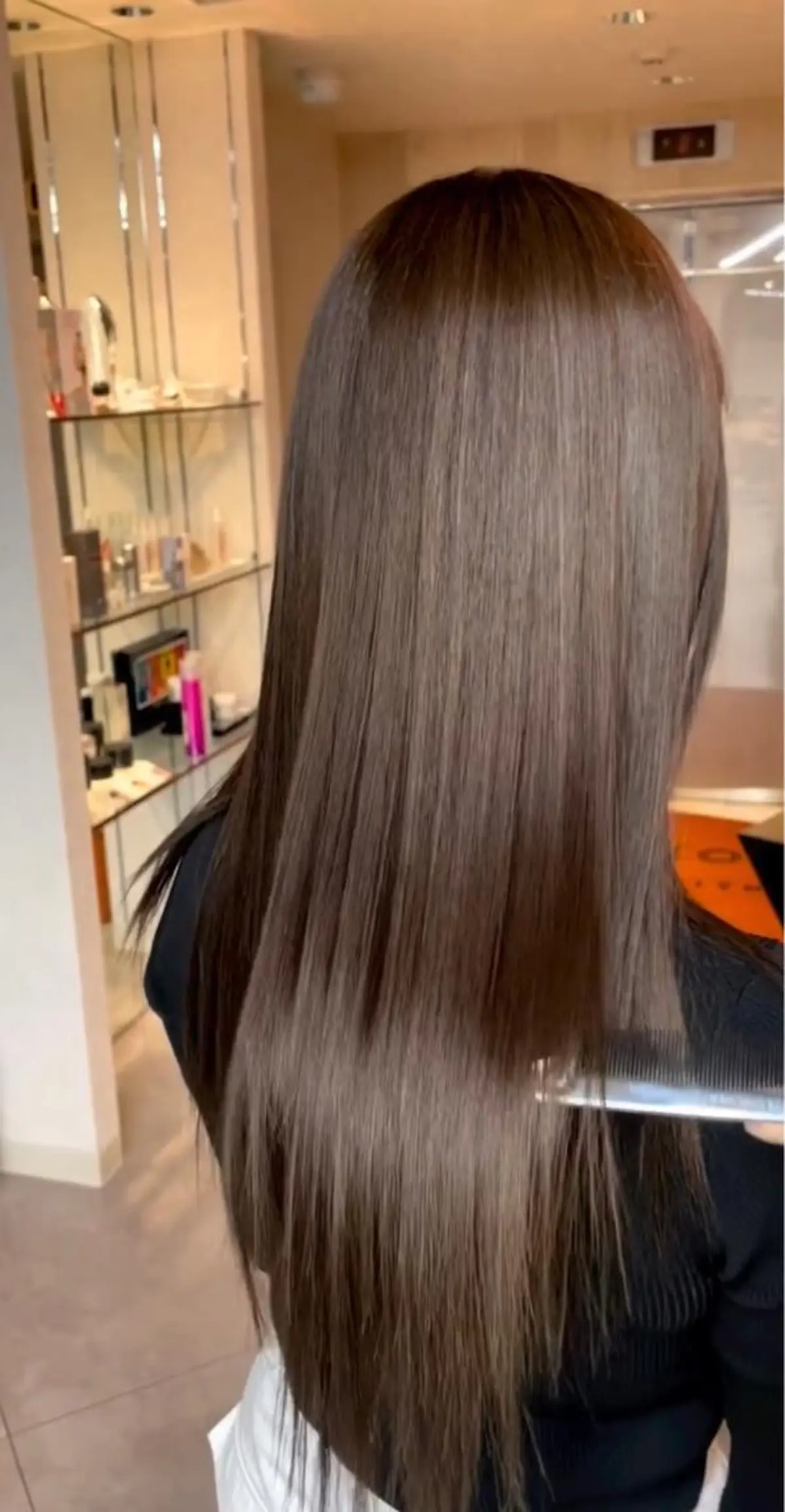 ロング カット 縮毛矯正 le. pidorgeのヘアスタイル