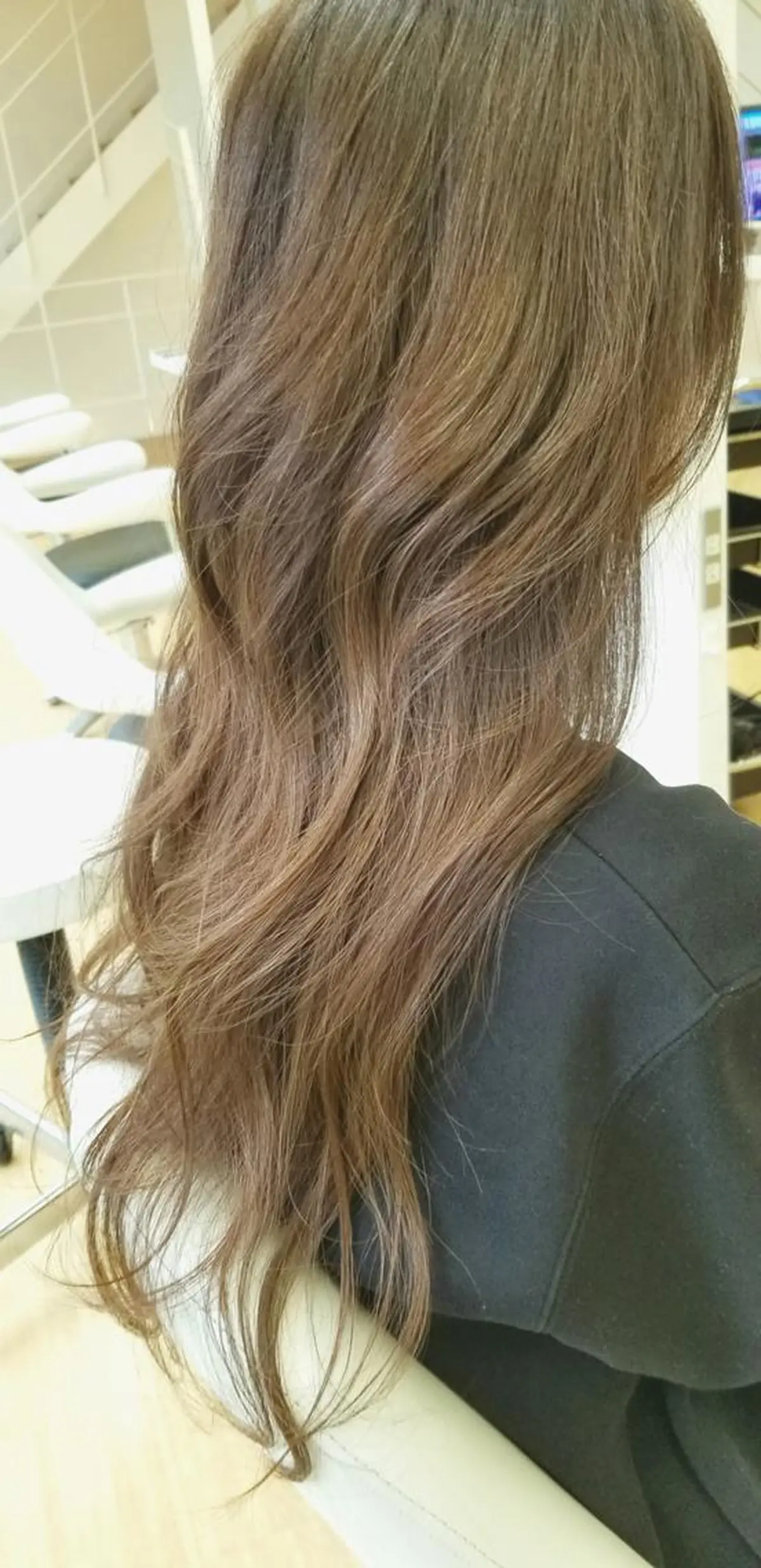 ロング 吉田 恒のヘアスタイル