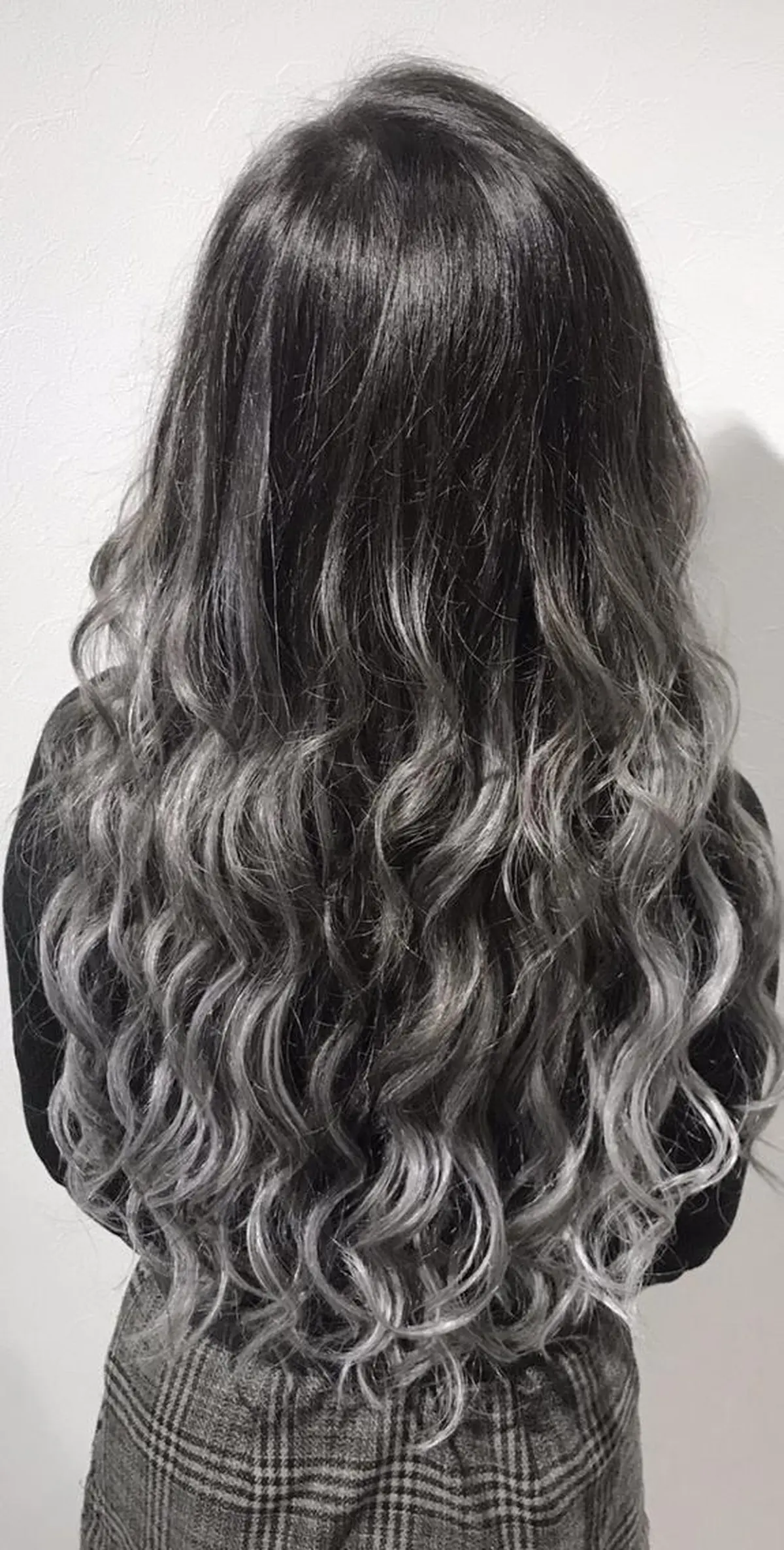 ロング カラー パーマ ヘアアレンジ Device ディバイスのヘアスタイル