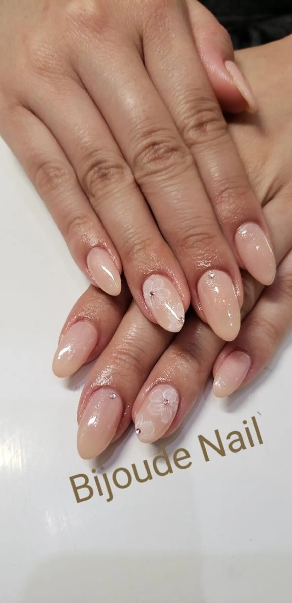 ネイル オフィスネイル ビジュード ネイルのネイルデザイン