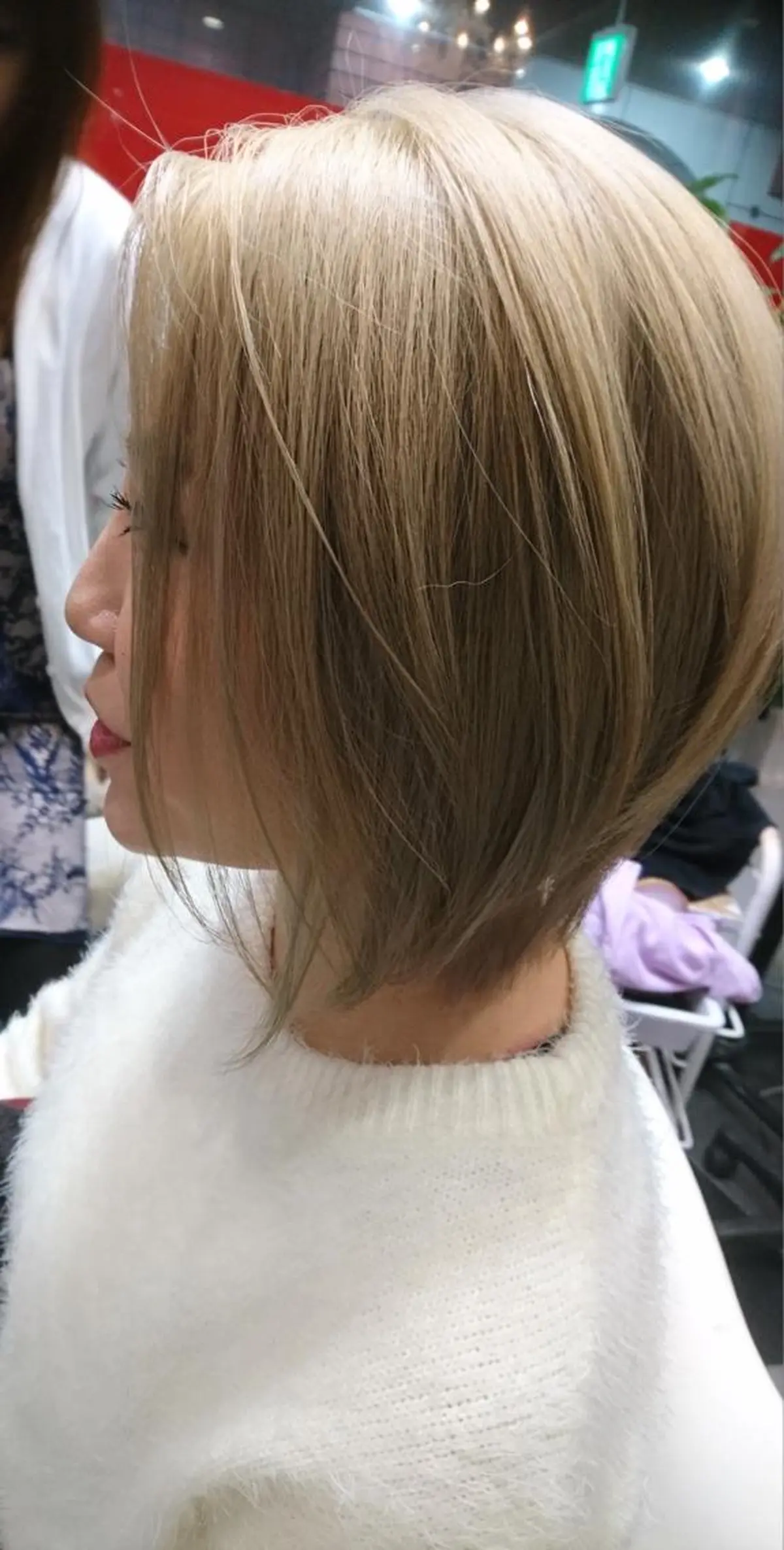 ミディアム カラー ベージュカラー ボブ トリートメント 酸熱トリートメント トリートメント 横山 千春のヘアスタイル