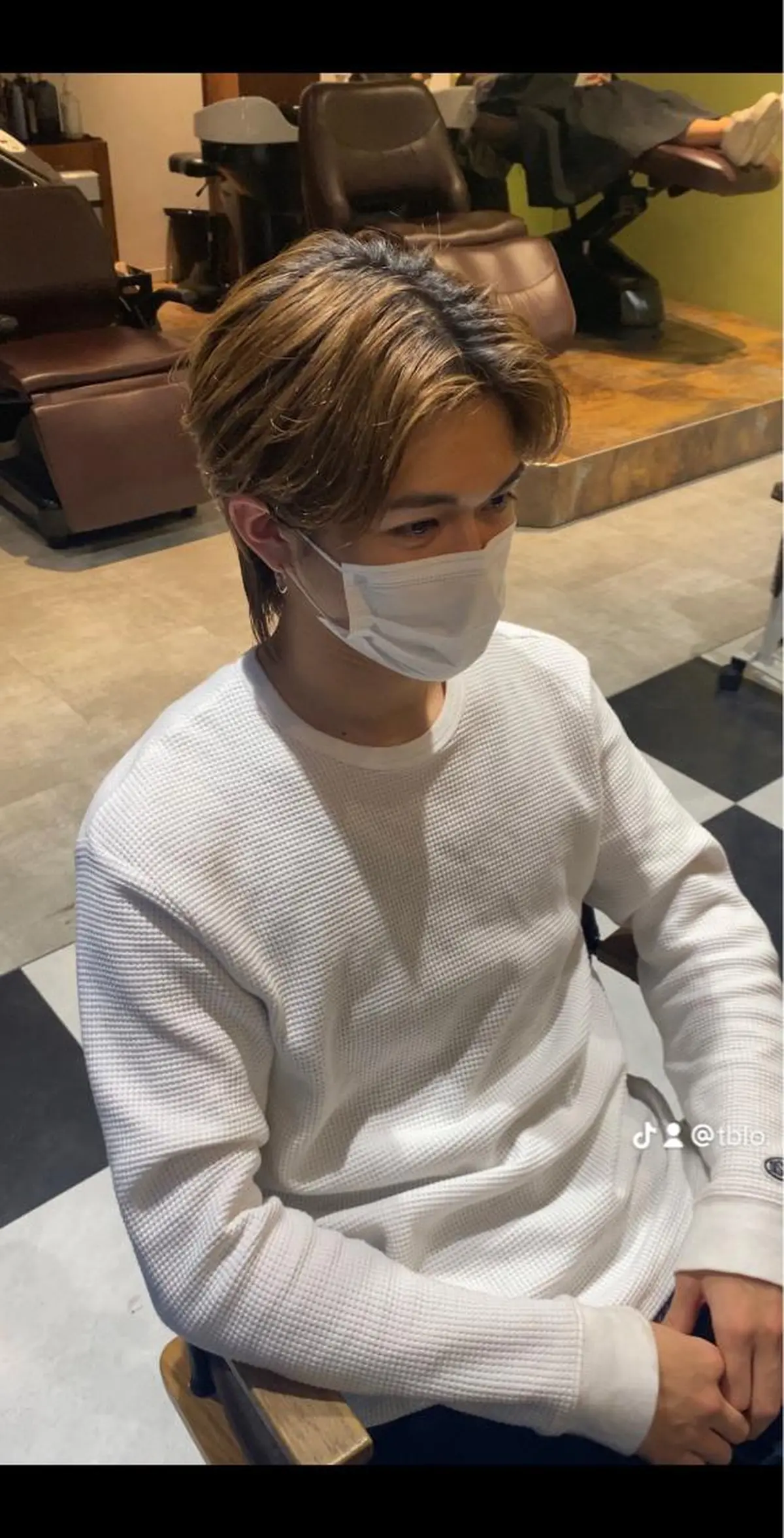 メンズ 透明感ブリーチ/ メンズパーマのヘアスタイル