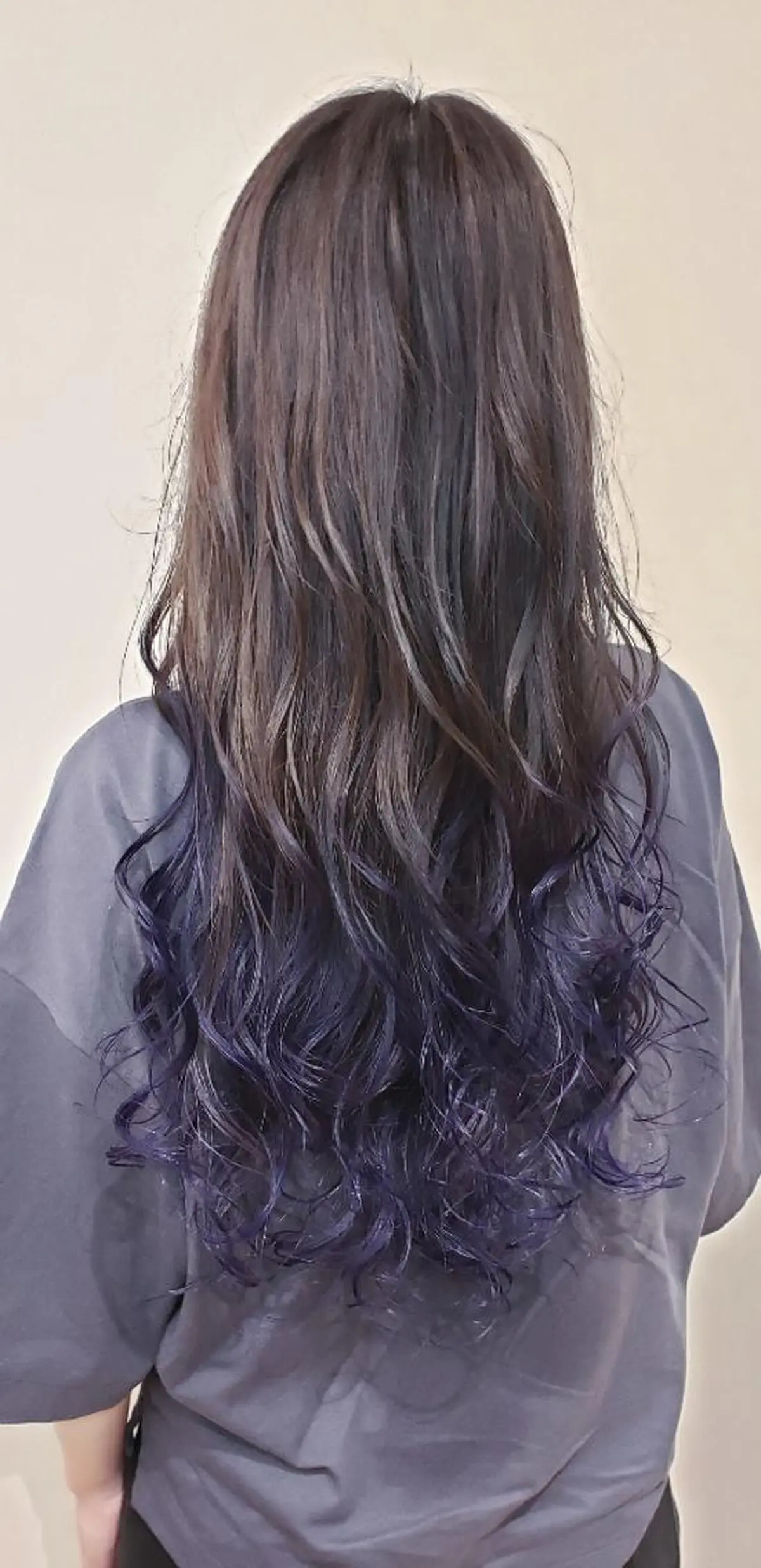 ロング ヘアアレンジ カラー ブルーカラー ブルーラベンダー グラデーションカラー イルミナカラー ラベンダーカラー 【髪質改善美容師】t occa茨木篠原健太のヘアスタイル