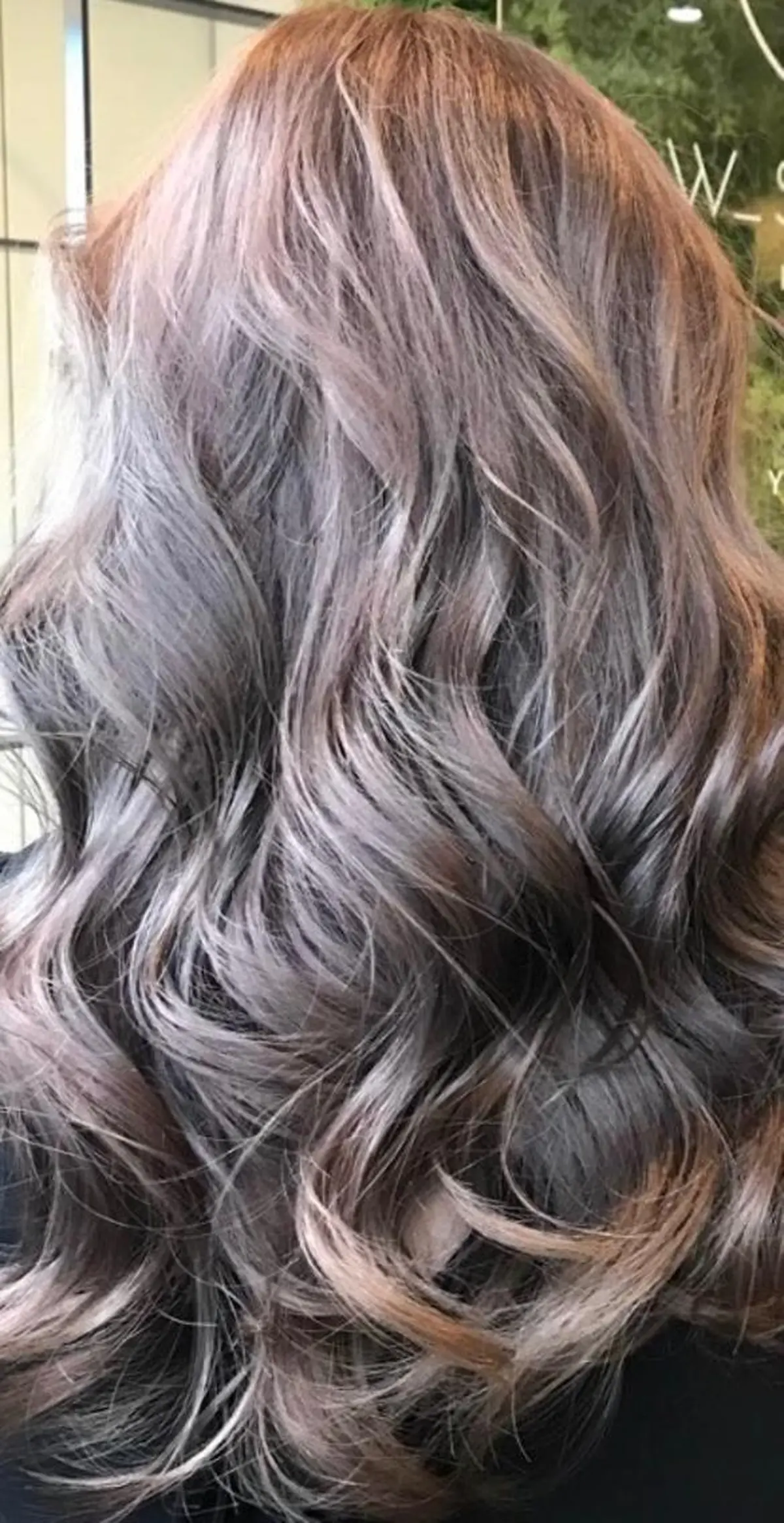 ロング カラー ヘアカラー Hanna by W_SALONのヘアスタイル