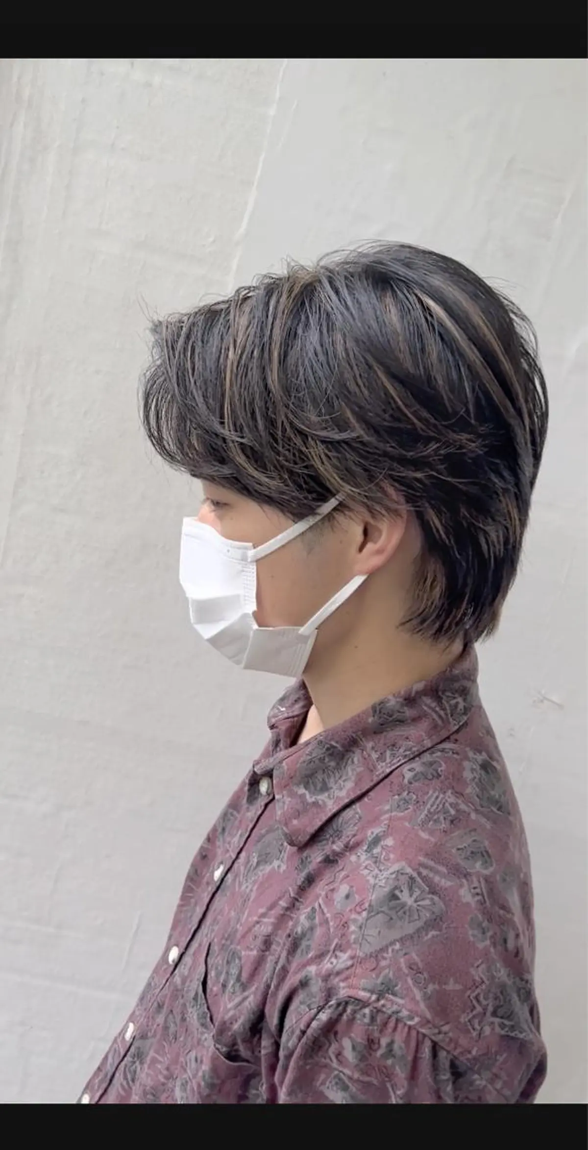 ショート カラー パーマ メンズ センターパート メンズハイライト マッシュ メンズパーマ メンズツイストパーマ メンズStylist 山根慧のヘアスタイル