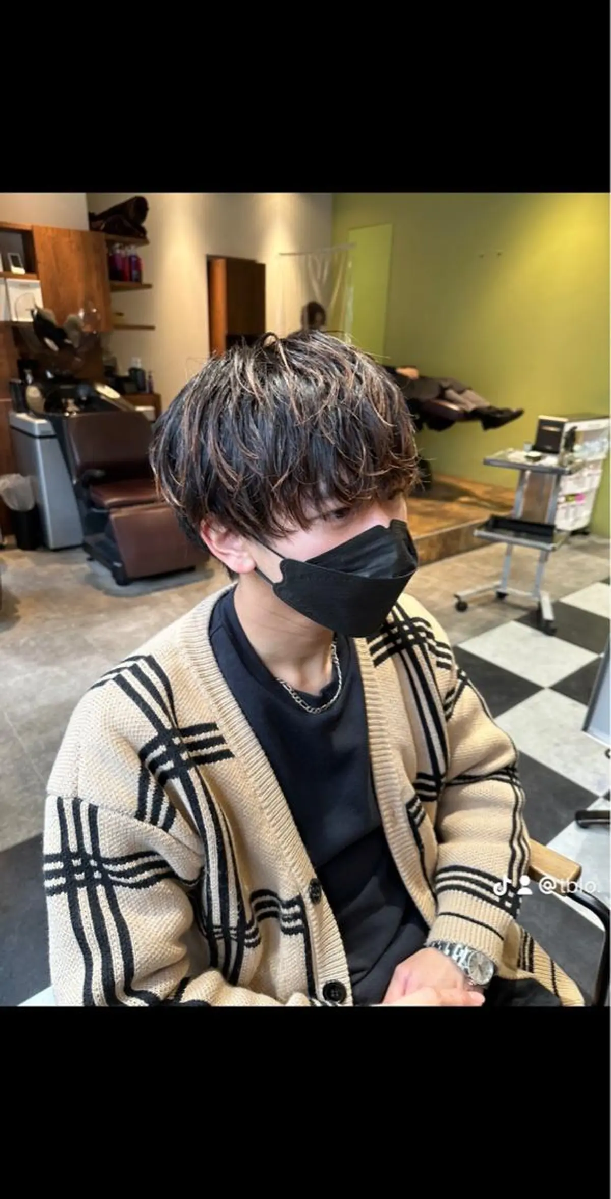 メンズ 透明感ブリーチ/ メンズパーマのヘアスタイル