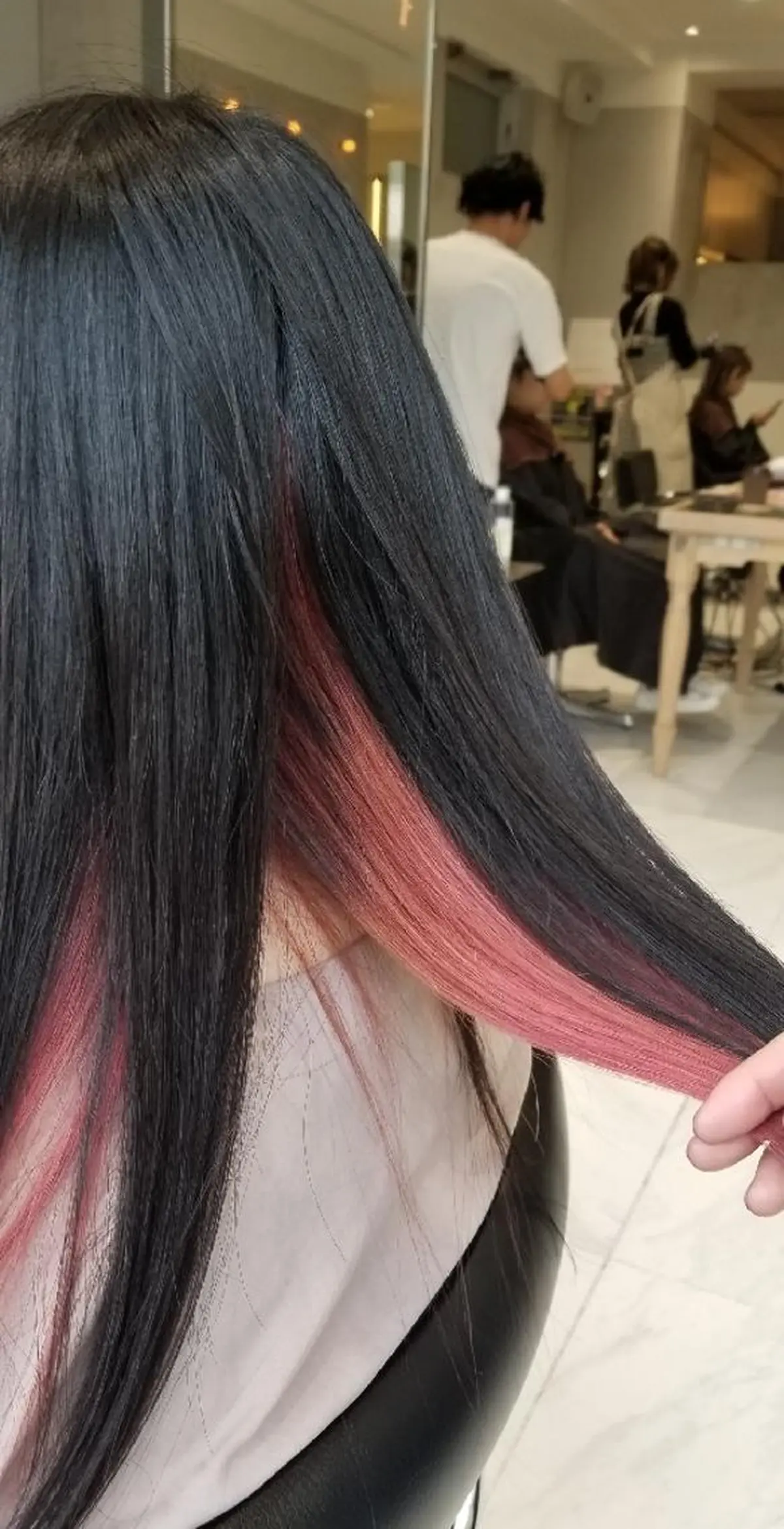 ロング カラー ブリーチ ピンクカラー ヘアカラー トリートメント 🔴赤み消し/ 艶カラー落合　優🔴のヘアスタイル