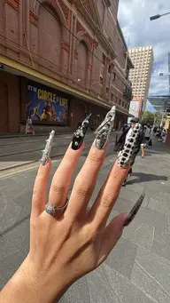 アクリルスカルプやり放題