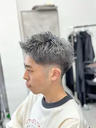 【筋感ハッキリ!】メンズカット+ブリーチカラー+トリートメント