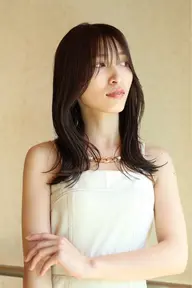 『 髪の毛もツルツルに✨️』ミディアムカット+オージュアトリートメント✂️