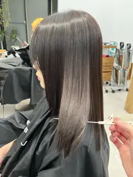 【ご新規様クーポン】≪ロング料金なし≫扱いやすいナチュラル縮毛矯正＋AujuaクイックTR(ダメージカット前処理TR付)