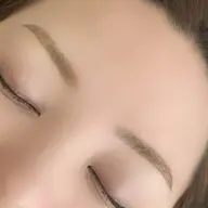 🌈ポイントブロウパーマモデル🌈