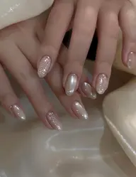 フラッシュ × マグネット ✨フラッシュネイル4本 × マグネット6本 ✨ シンプルながら華やかな人気デザインです♡