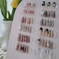 ‪‪❤︎‬スカルプ‪‪❤︎‬ ワンホン系定額メニューෆ˚* お色の変更と配置の変更可能です♬.*ﾟご新規様オフ代無料！