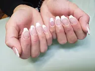 【オフ有り】フレンチネイル〘ラメライン込み〙