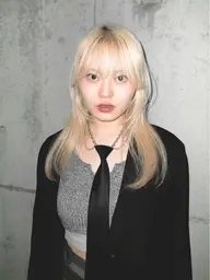 全頭ブリーチ💫＋似合わせカット💇🏼‍♀️