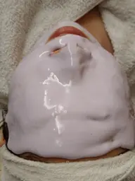 【ラインズLRパック】+アドバンスコース エッセンスでシワ改善!保湿パックでもっちりしたハリ感でなめらかしなやかな肌へ!