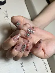 ミニモ学割引💅🏻長さだし🎀10本パーツつけ放題🎀 ワンカラ/ラメグラデーション⭐️ケア込み💁♀️