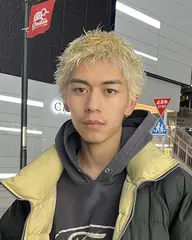 【🚹メンズミニモ学割‼️】ブリーチ+カラー+トリートメント✨ハイトーン/ブロンド/ミルクティー/スパイキーショート